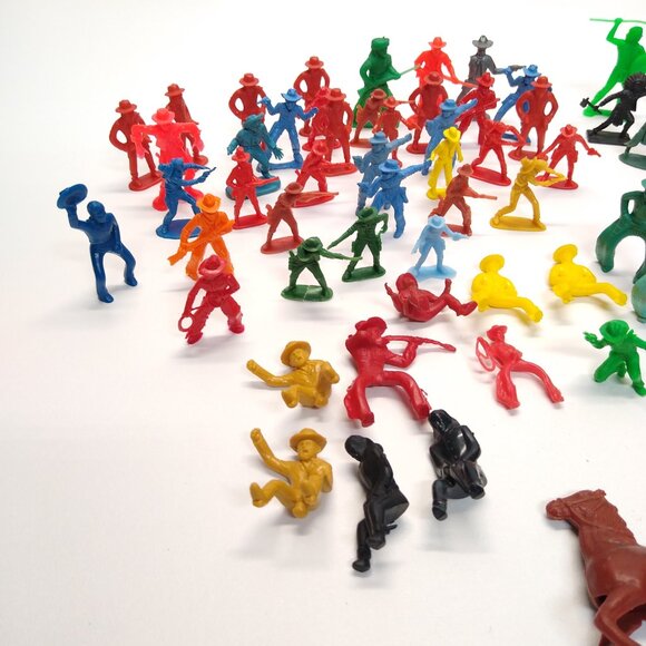 Cowboy & Indians Vintage Plastic Toy Lot Nostalgic Collection Wear & Play Damage - Picture 2 of 10